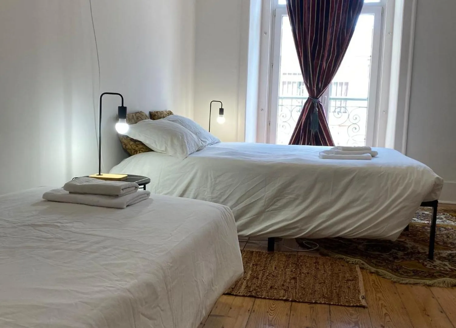 *** Guest house Happy At Chiado Hotel Lisbon Portugal